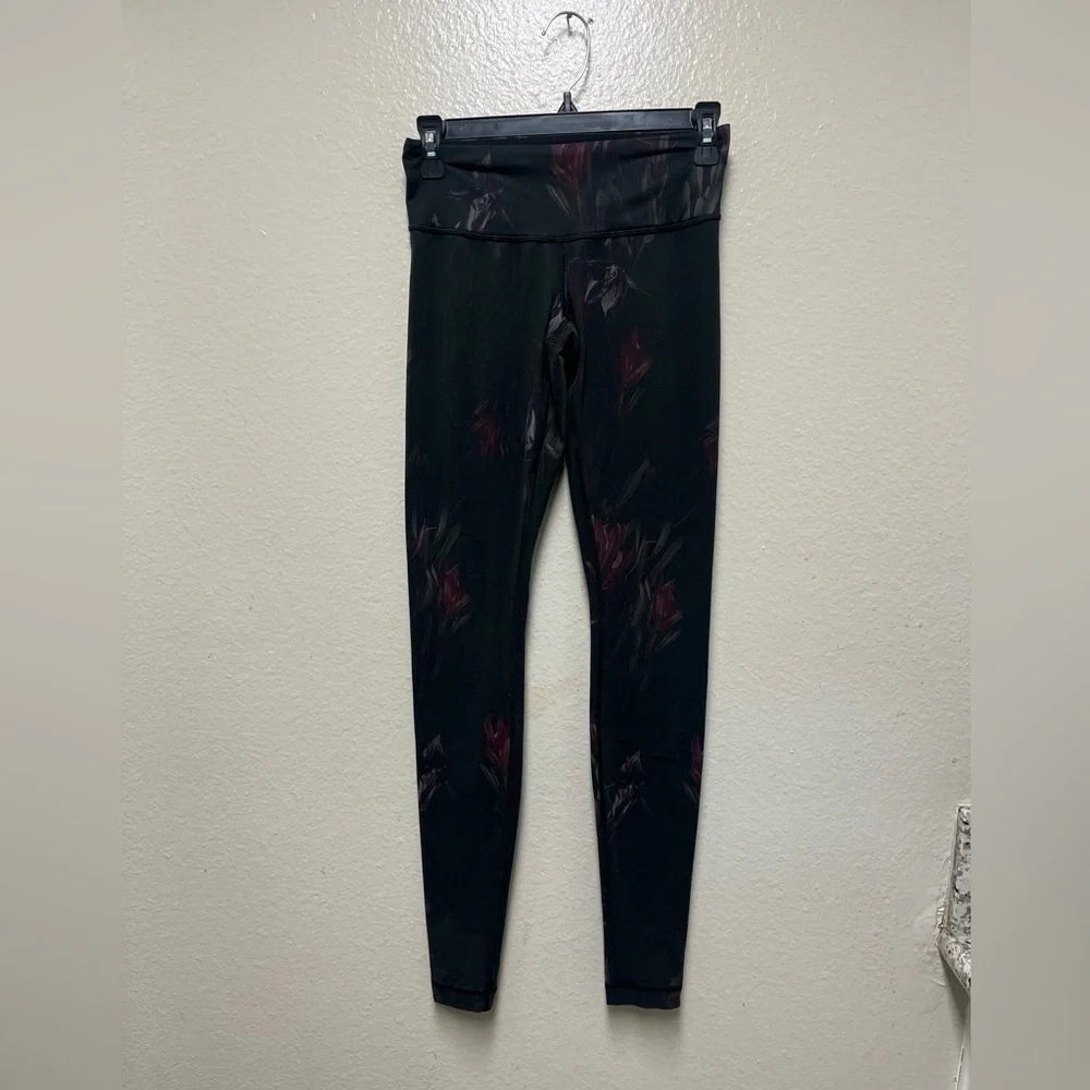 Lululemon Women's Black and Purple Leggings
